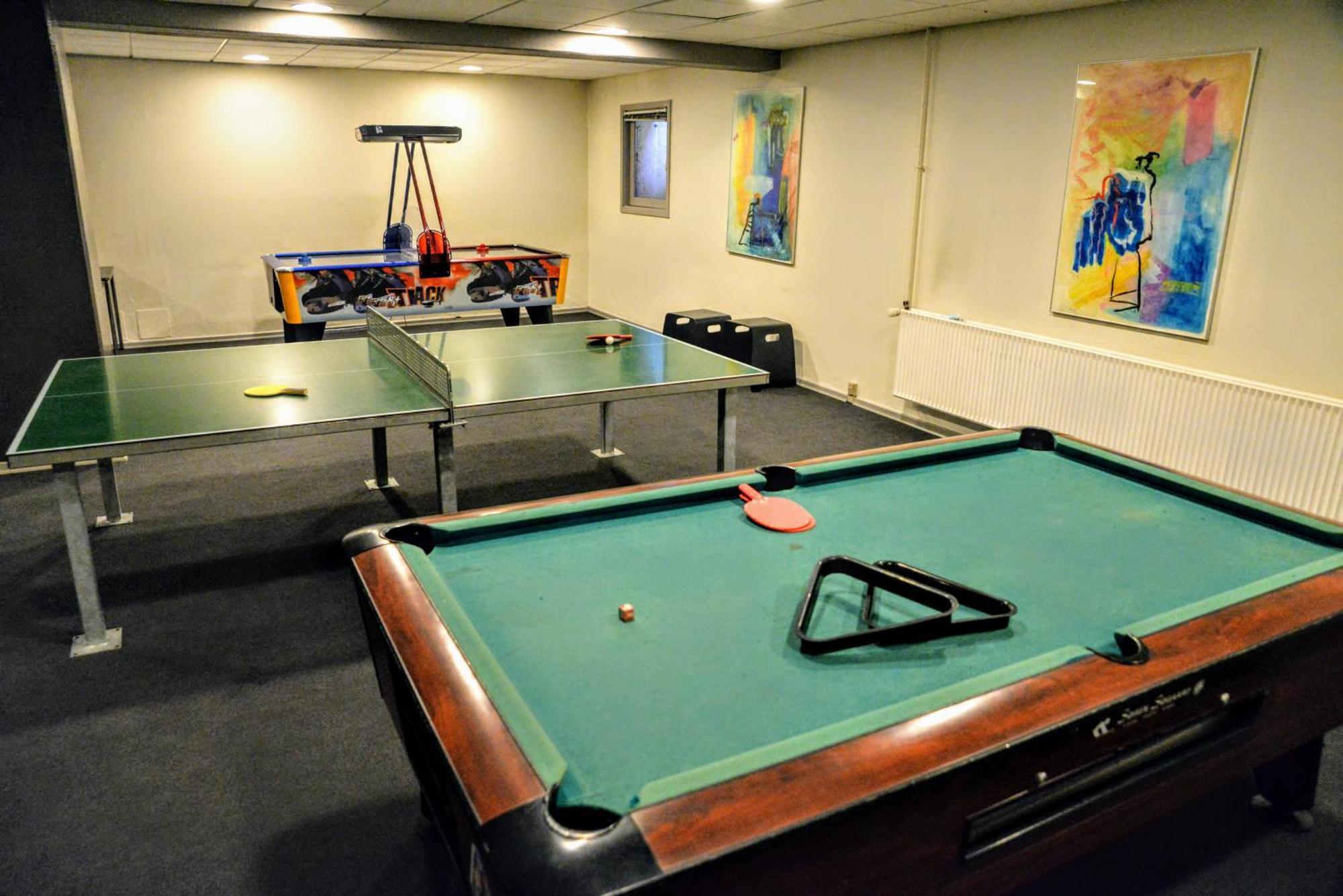 Stoberiet Hostel Свендборг Екстериор снимка Games room