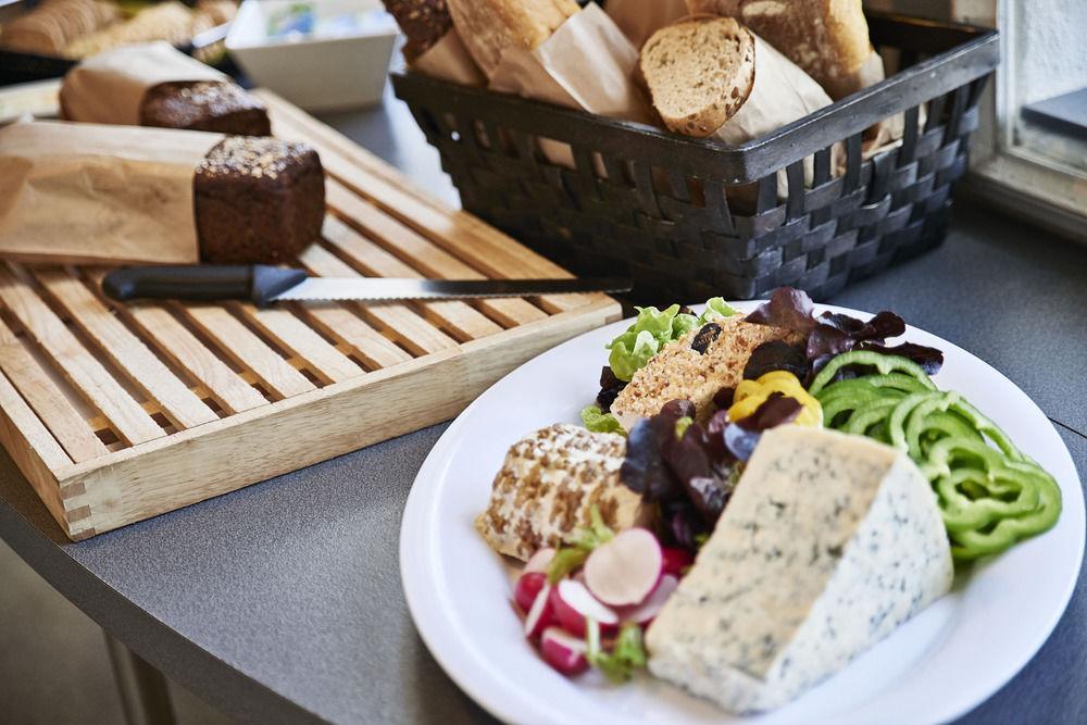 Stoberiet Hostel Свендборг Екстериор снимка A cheese platter