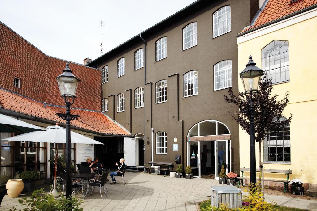 Stoberiet Hostel Свендборг Екстериор снимка The former town hall of the Hanseatic League